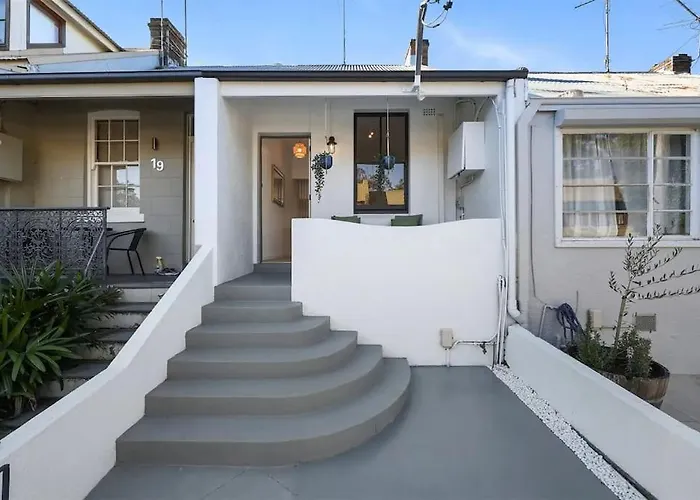 Balmain Central Cozy 3 Bed House Sydney